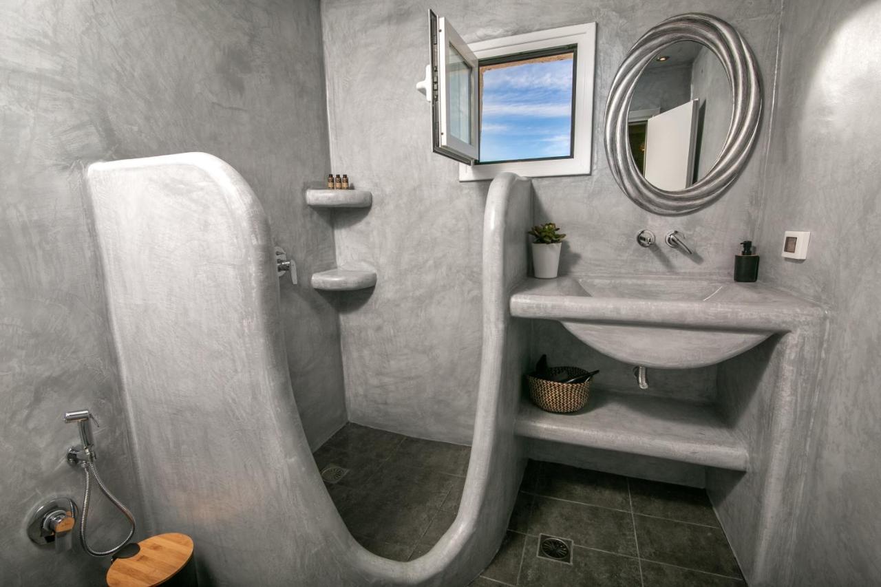 Sensia Luxury Studio With Hot Tub Oia  Exterior foto