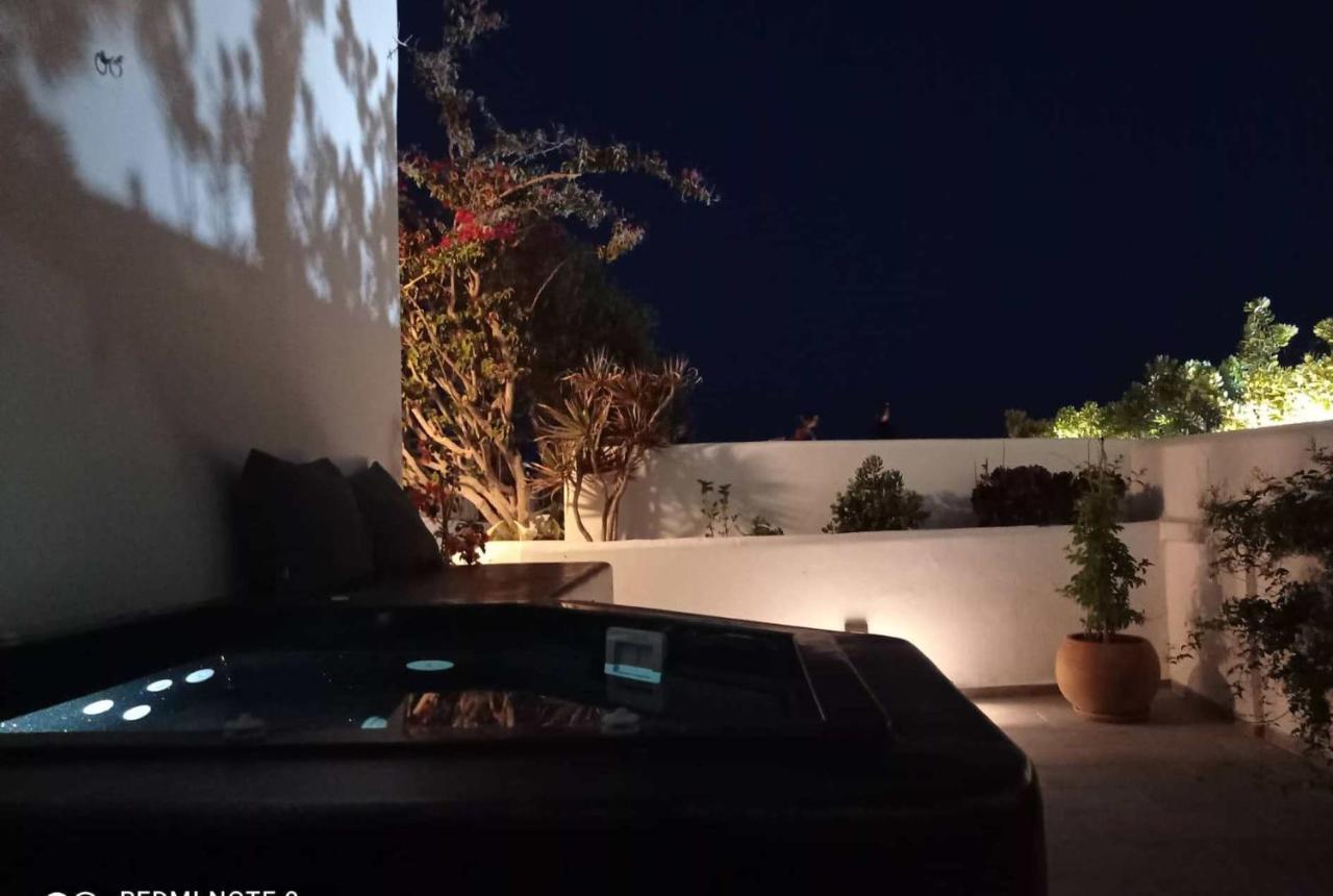 Sensia Luxury Studio With Hot Tub Oia  Exterior foto